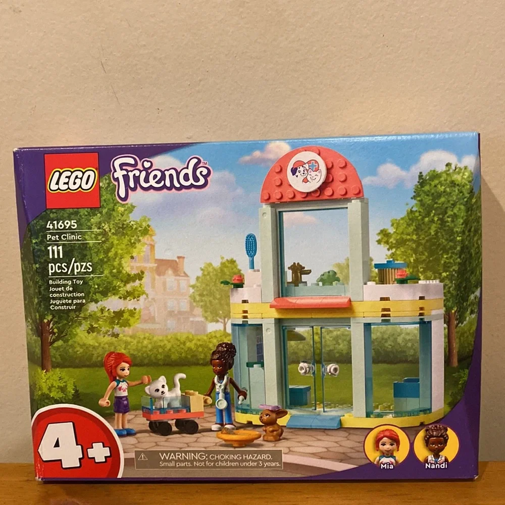 Lego Friends 41695 Pet Clinic 111 pcs New in Box